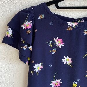 GAP ruffle sleeve floral top - size small